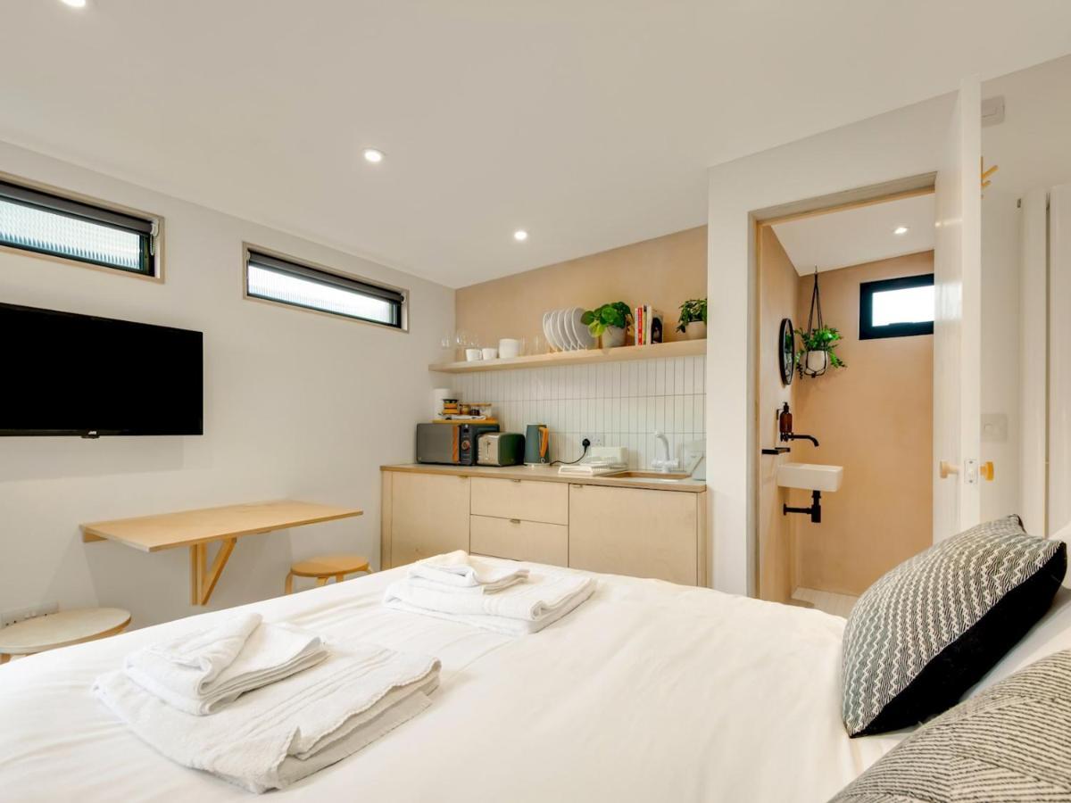 Pass The Keys Tiny House - A Secret Getaway! Holiday home