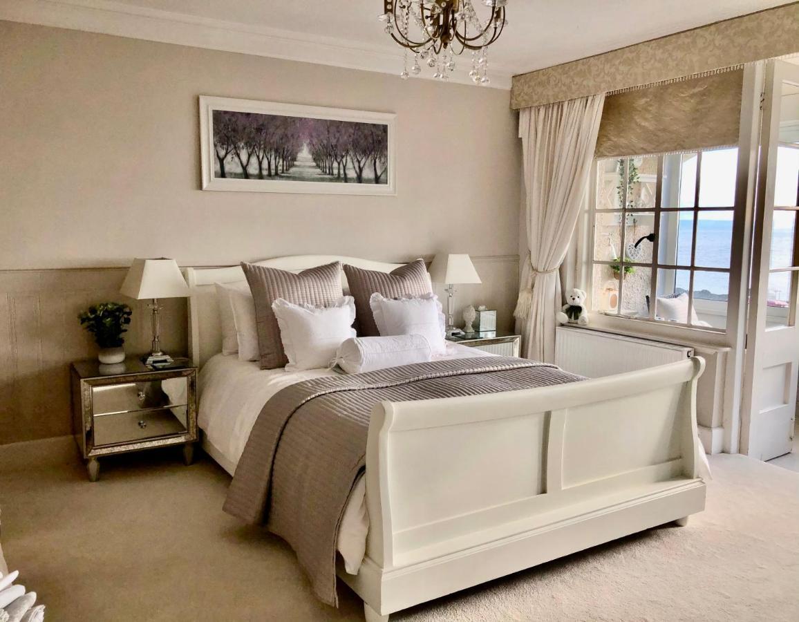 Bed & Breakfast Foam Edge