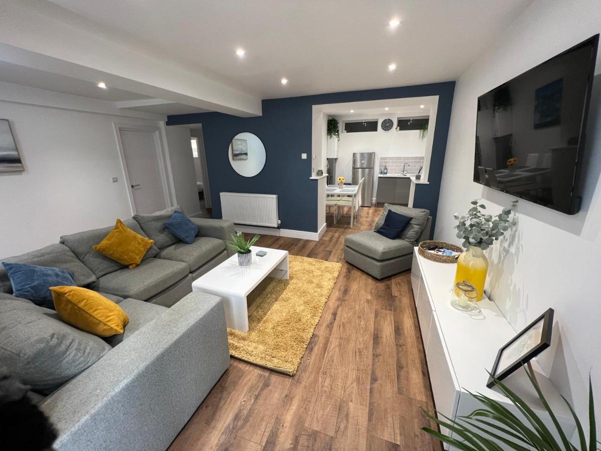 Regent - Two Bedroomed Holiday Flat * Ilfracombe