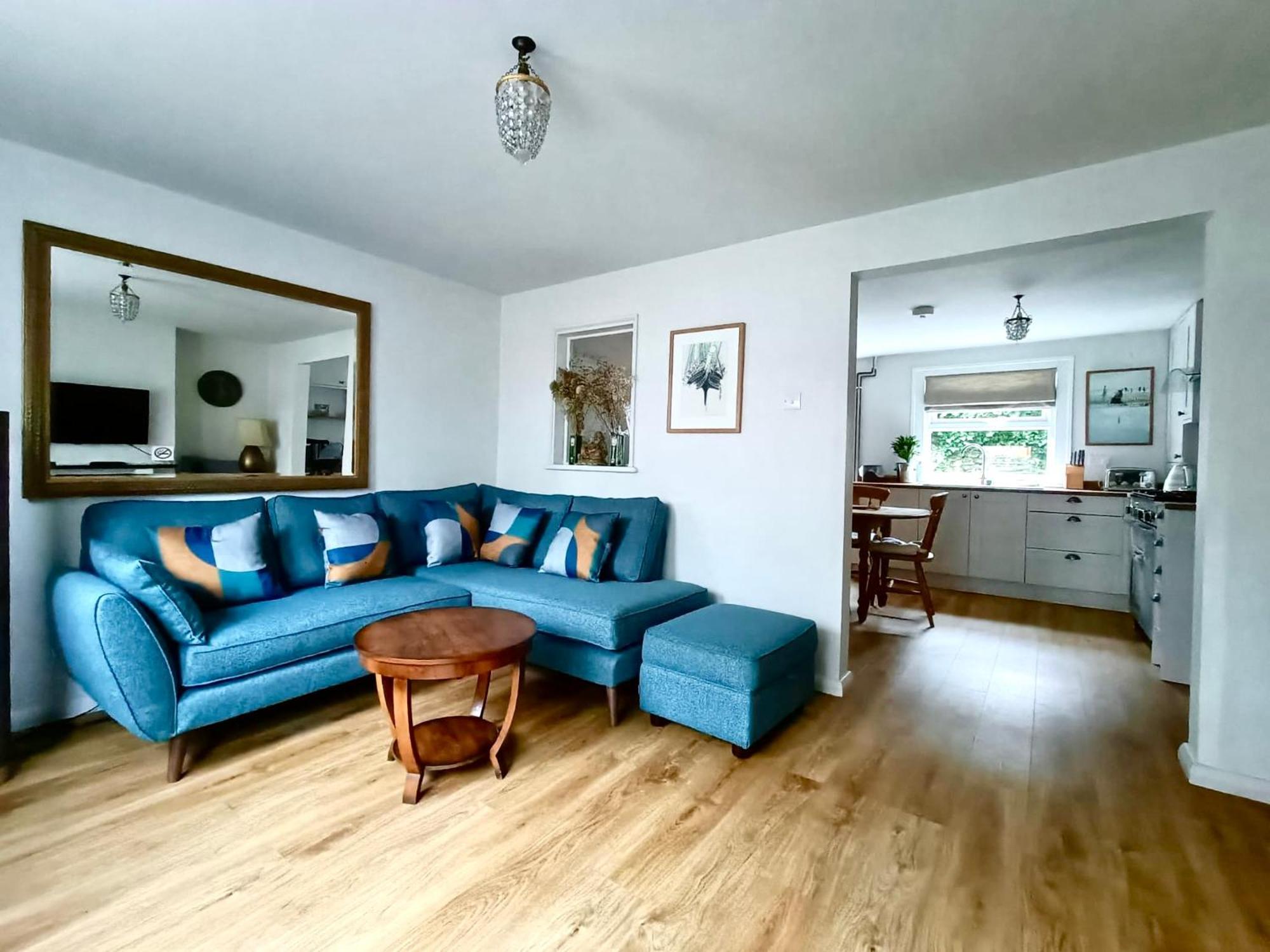 Holiday home Welcoming 2 Bed Townhouse Near Town Centre &