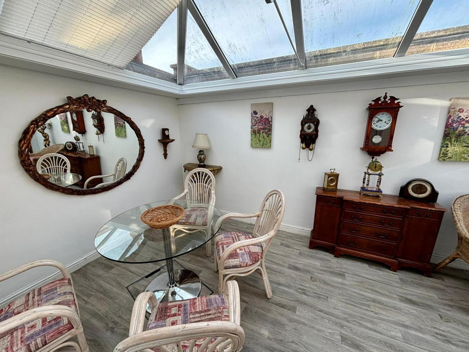 Princess Royal 3 Bed Apartment Scarborough