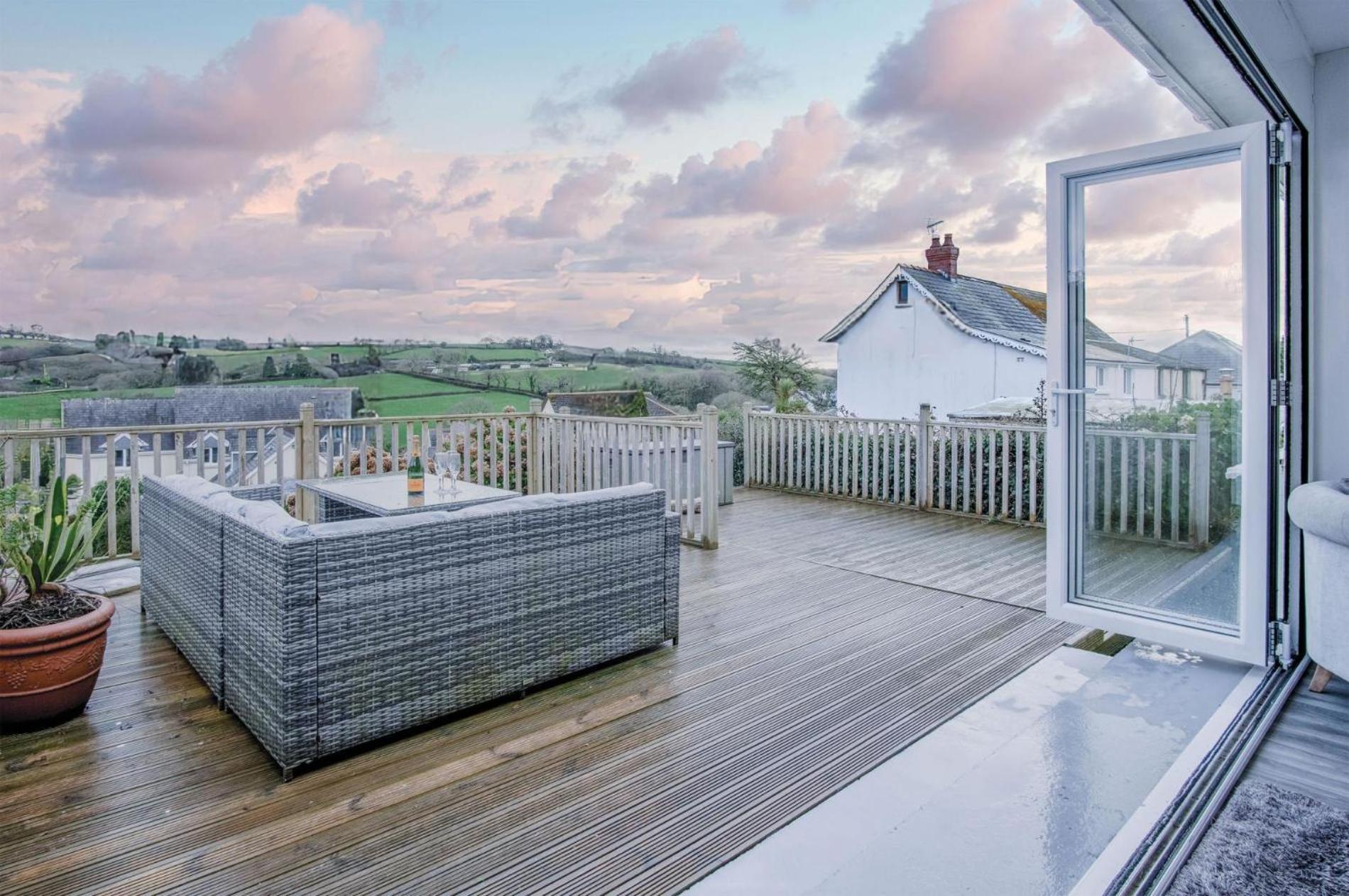 Apartment Pencw Garden View - 3 Bed - *