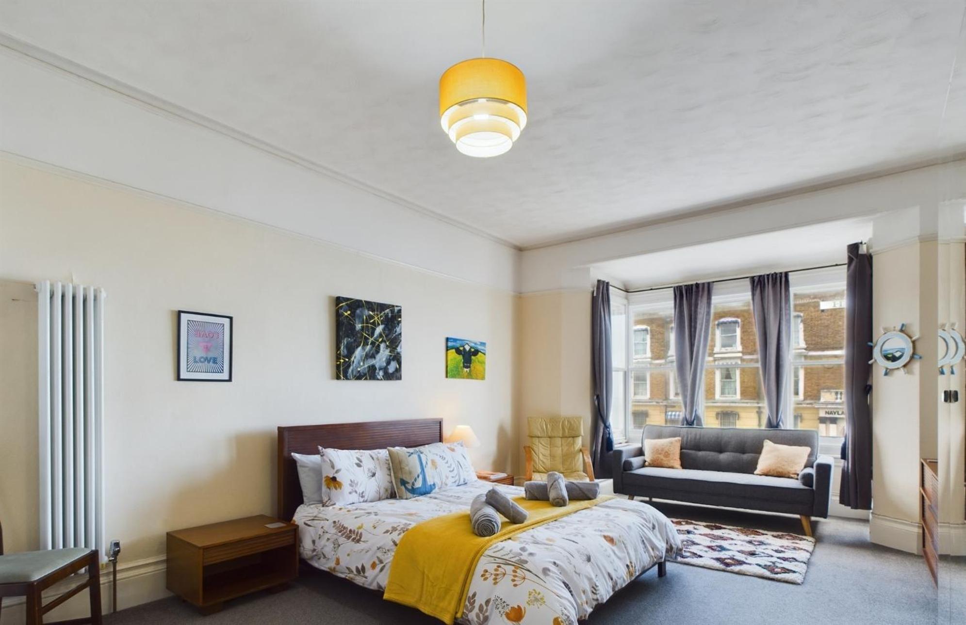 Ocean View Double With Ensuite, With Access To Private Garden And Bike Store Гостевой дом Маргит