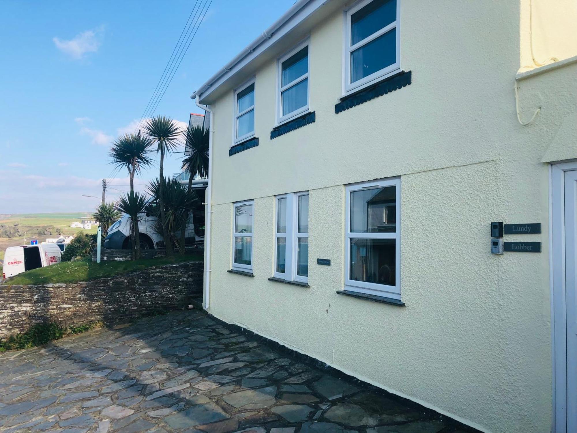 Bay House Lundy With Sea Views & Parking Apartment *