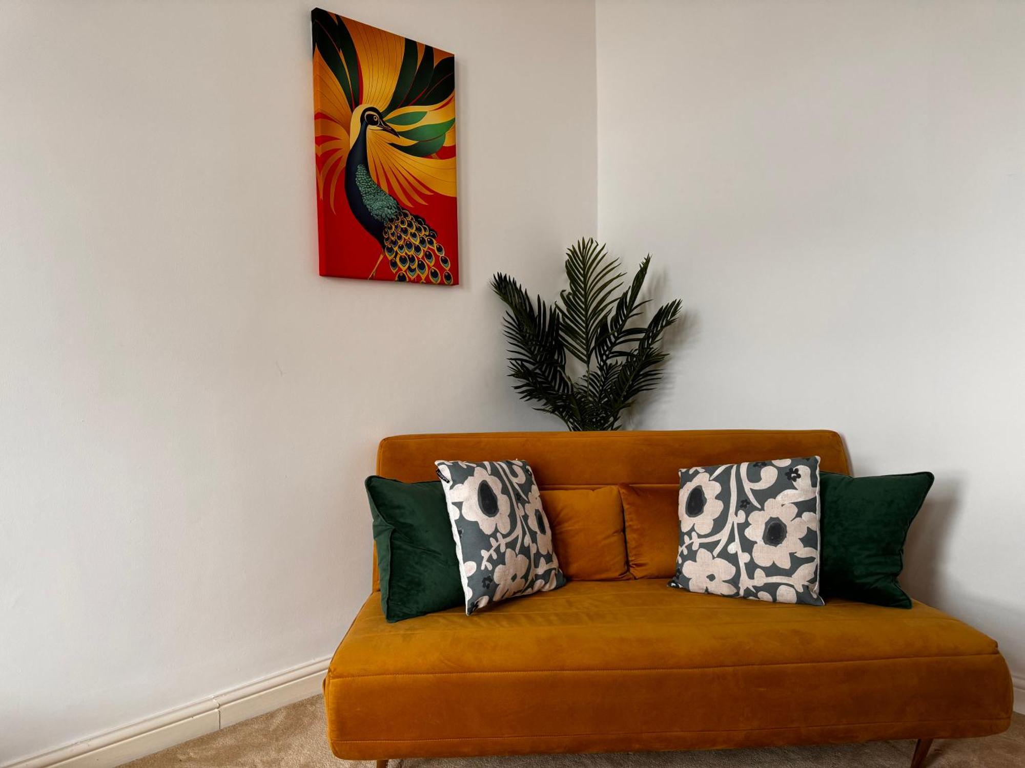 Serene Ocean Side Btn Apartment