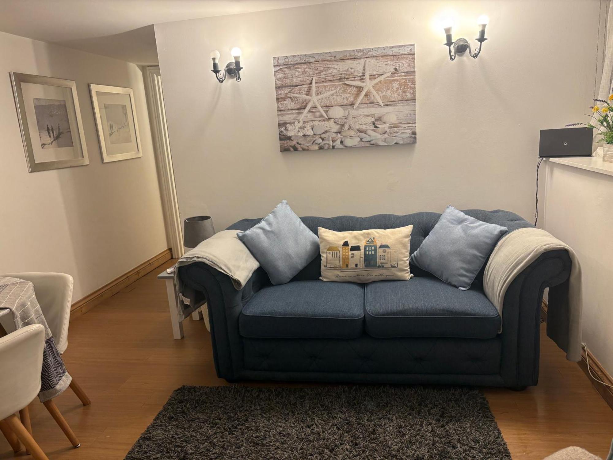 Seaton, Devon, Two Bed Apartment, Just Off The Sea Front. Seaton (Devon)