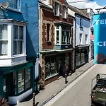 Seagulls Nest - 2 Bedroom Apartment - Tenby