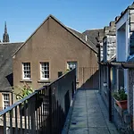 Modern Grassmarket Apartment