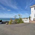 Holiday Home Baggy Leap