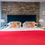 Iris 5 Star Gold Award Luxury Cottage