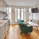 Host & Stay - The Birds Nest