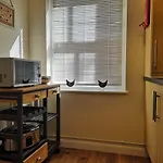 Coastal Escape Deal - 2 Bedroom House -Short Lets & Serviced Accommodation