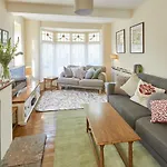 Host & Stay - Princes Road