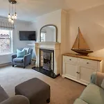 Host & Stay - Adventure House
