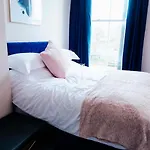 Charles Alexander Short Stay - Lord Street Apartments