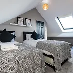 Air Host And Stay - Birchfield Lodge - Sleeps 10 Amazing Spacious House