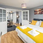 Sublime Stays Caledonian House Near Gatwick Airport