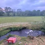 Viewbank Cabanas