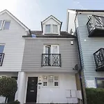 4 Fishermans Wharf