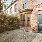 Host & Stay - Number 1 Gill Street