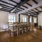 Barn Conversion - Hot Tub - Penally - Tenby