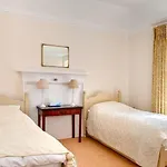 Flat 2 Inchgarry Court