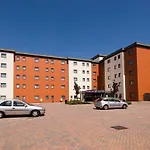 Premier Inn Portsmouth (Port Solent) hotel