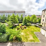 Chic Modern Apartment In Leith