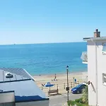 Beautiful Seaside Apartment With Parking