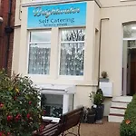 Brightwater Family Room For Up To 3 People With Shared Facilities