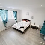 Southend On Sea Apartments - Close Too Shops