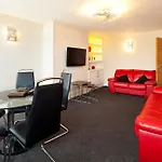 Queens Mansions: Duchess Suite
