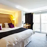 Queens Mansions: Elizabeth Suite