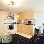 Queens Mansions: Sunset Apartment