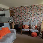 Wood'S Holiday Chalet