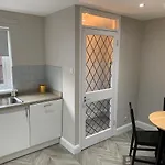 City Break Plush Pad, Walking Distance To City Centre
