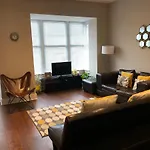 Margate'S Modern Luxury Apartment