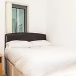 Serviced Apartment In Liverpool City Centre - Free Parking - Balcony - By Happy Days