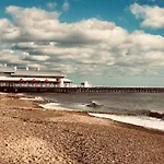 6 Berth Caravan To Rent Felixstowe