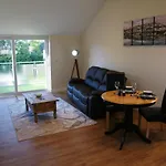 Modern Self-Contained Annex 10 Min Walk To Beach