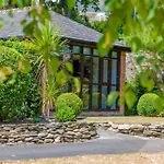 Luxury Summerhouse Annexe In Lush Gardens In Fowey