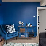 Historic 2Bd Barbican Apt