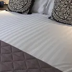 Blackbird Luxury 2 Bed Accommodation Room 7