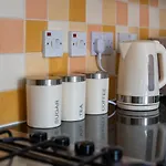 Bright 2 Bedroom In Southsea. 8 Min Walk To Seafront