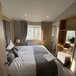 Brand New Sea View Beach Lodge Trecco Bay 3 Bedroom