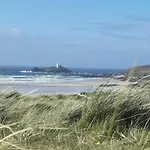 Captivating Isolde Cottage With Pool Near St Ives