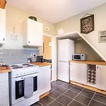 Seaside Snug - 2 Bedroom Home