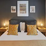 Host & Stay - Shipwrights
