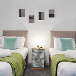 Pleasant Hill - Tv In Every Bedroom!