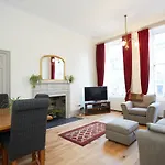 Dundonald Street Apartment